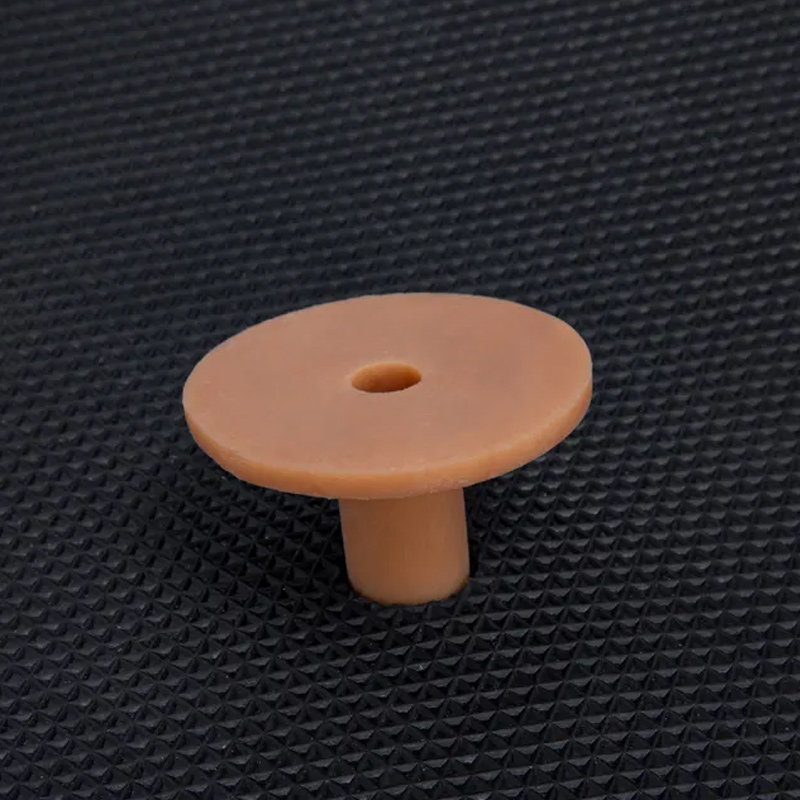 Hillman Golf 1.5m Deluxe Practice Mat with Rubber Tee